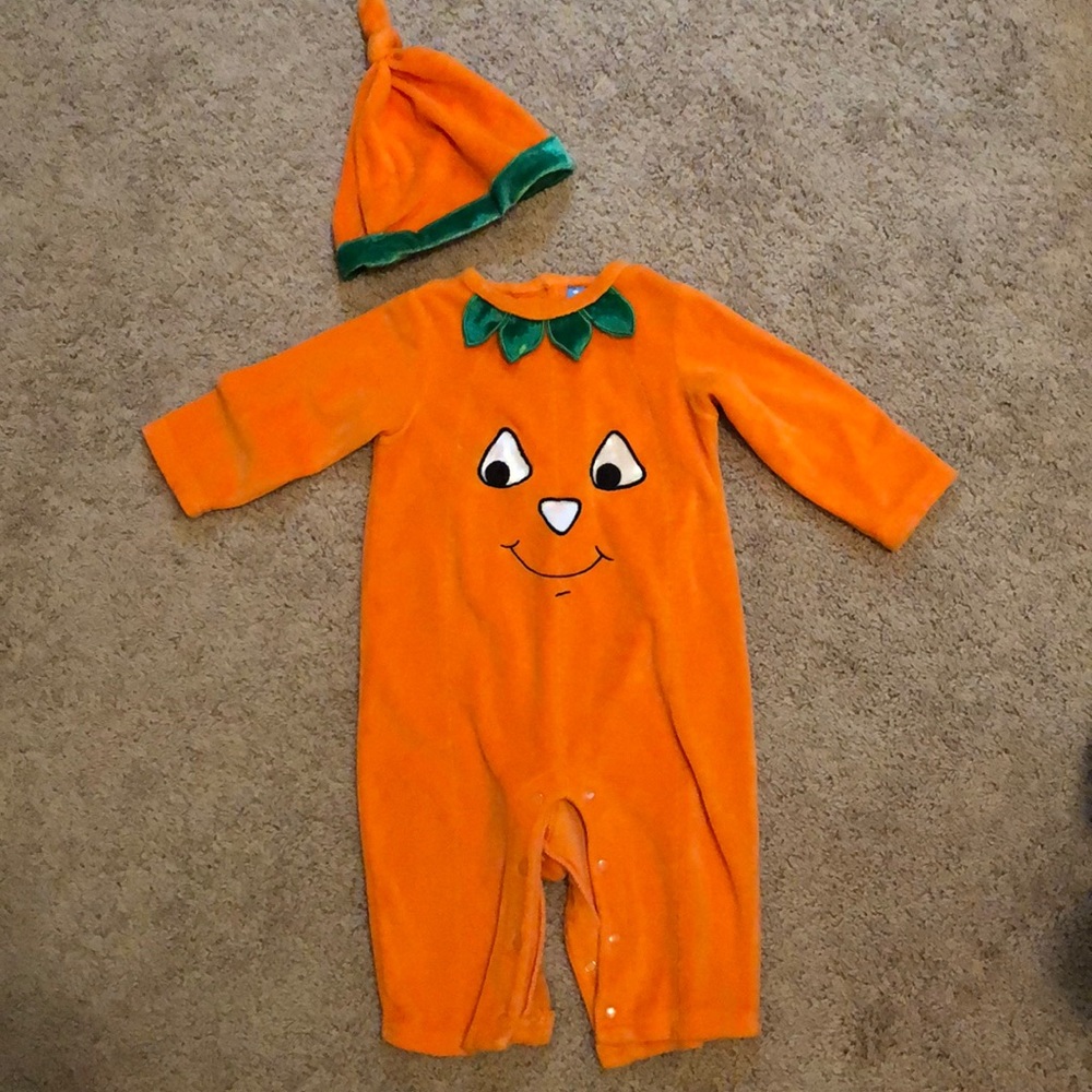 Pumpkin baby outfit